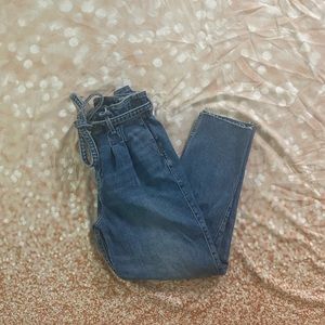 ✨Hollister vintage stretch mom jeans✨